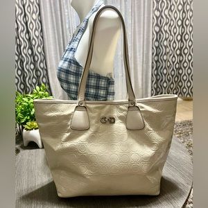 SALVATORE FERRAGAMO GANCINI EMBOSSED LEATHER WHITE TOTE BAG